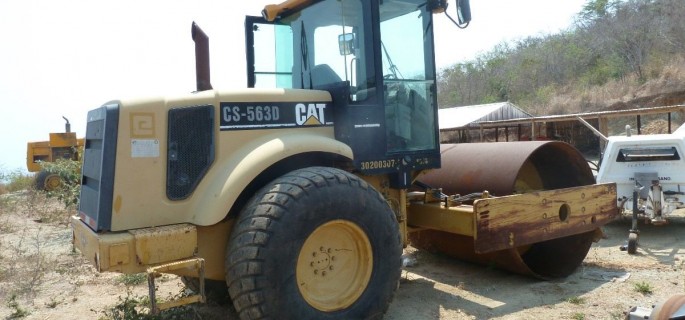CAT Caterpillar Walzenzug Walze CS 563D Baumaschinen gebraucht